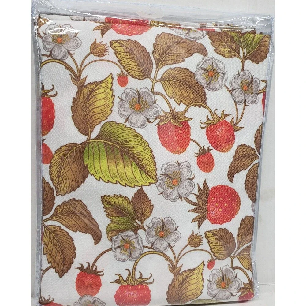 1 Printed Fabric Tablecloth, 70